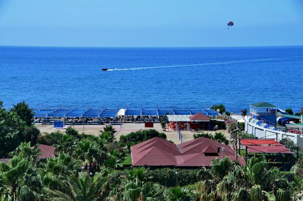 Royal Garden Suite Hotel Alanya Exterior photo